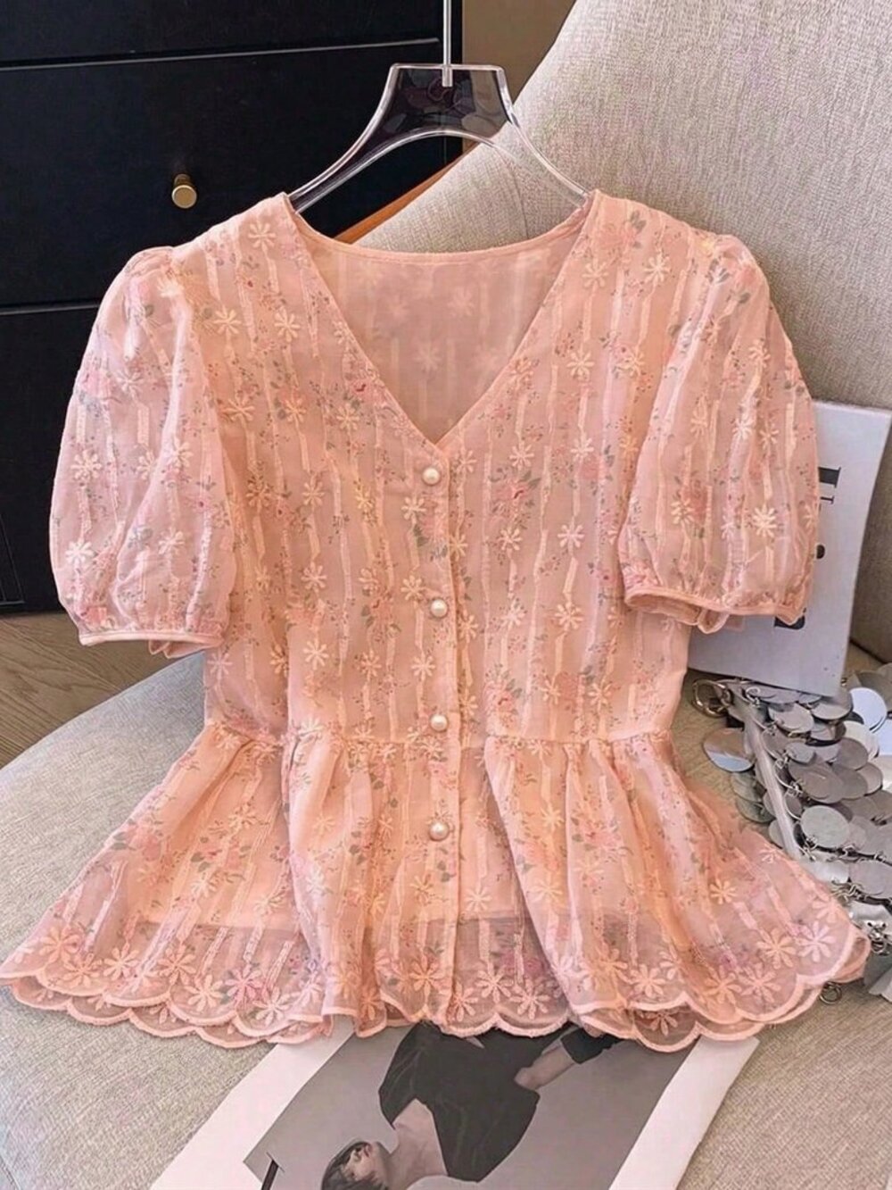 Baby Pink Elegant Women's Floral Embroidered V-Neck Short Sleeve Puff Blouse